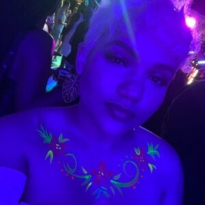 Meet your Posher, Estefania